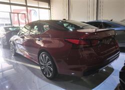 نيسان ألتيما